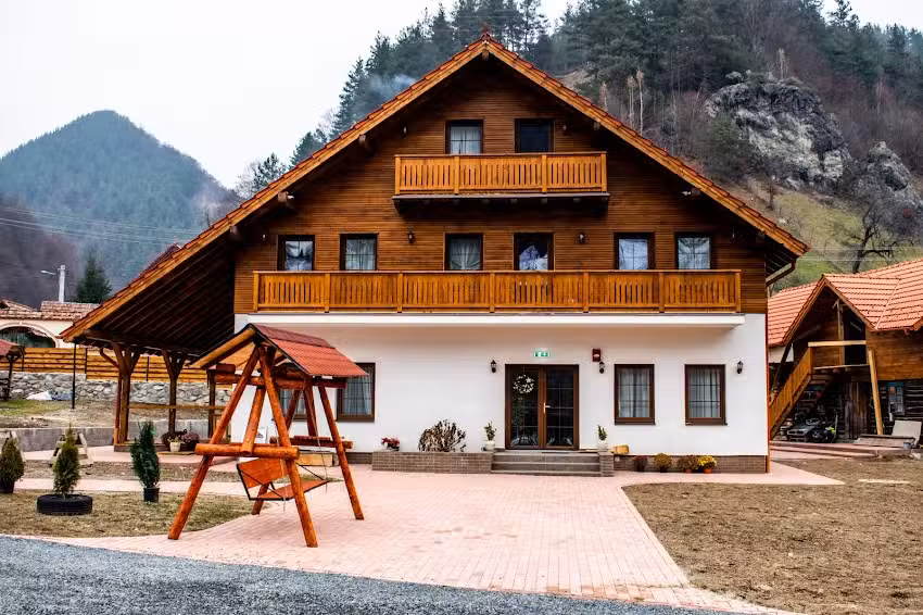 Pensiunea Agroturistică &bdquo;Casa cu Povești&rdquo;