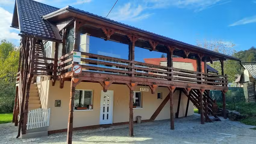 Maison d&rsquo;h&ocirc;tes Denisa &agrave; Băiuț