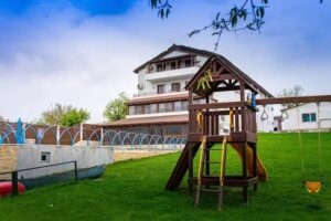 Къща за гости Пещишорул &ndash; Ресторант и плувен басейн