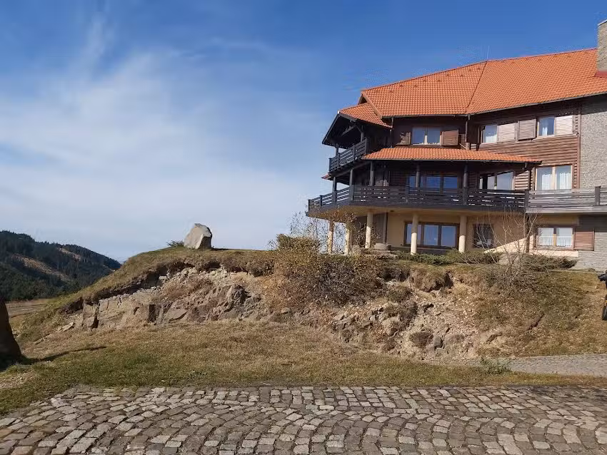 Pethő G&auml;stehaus