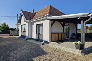 Piroska Vend&eacute;gh&aacute;z/Cazare