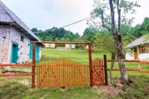 Poiana Stelor &ndash; sz&aacute;ll&aacute;s &eacute;s kemping / ATV &eacute;s ker&eacute;kp&aacute;rk&ouml;lcs&ouml;nz&eacute;s / helyi gasztron&oacute;miai pont