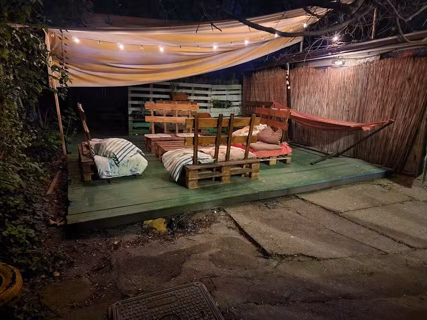 Ре-Борн Хостел