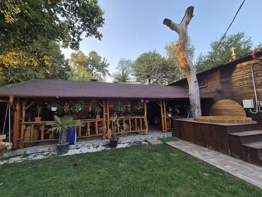 Рустично уточиште &ndash; ђакузи када Арад