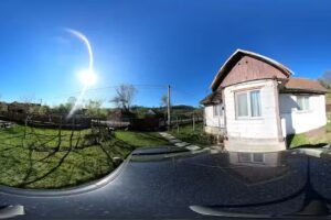 Ny&aacute;ri rezidencia vid&eacute;ken