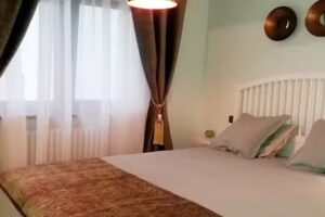 Луксозна резиденция Романа Скуеър