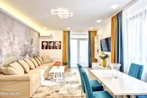 SMARANDA PARK LAKE APARTMENT