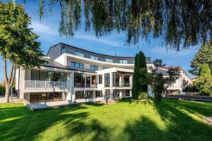 Stein Collection Hotel