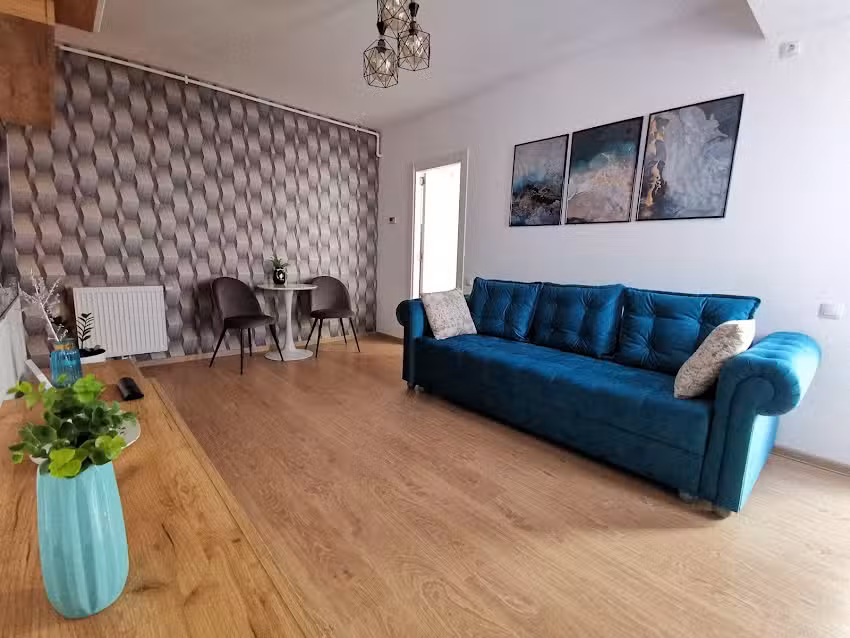 Залазак сунца у Букурешту 75