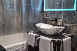 Tiki&rsquo;s Bar Studio