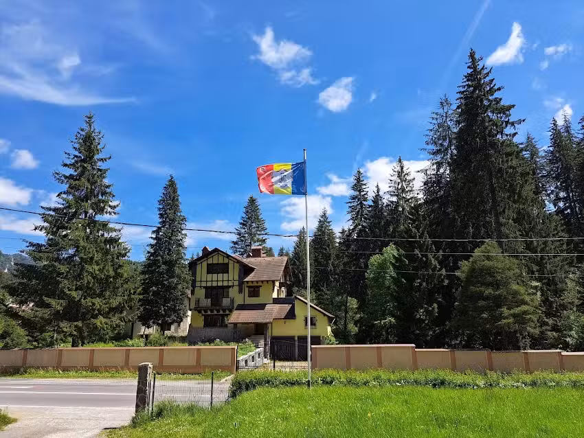 Vall&eacute;e de Timis, Maison Eni&Dan