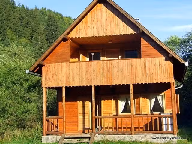 Vadp&aacute;va Kulcsosh&aacute;z