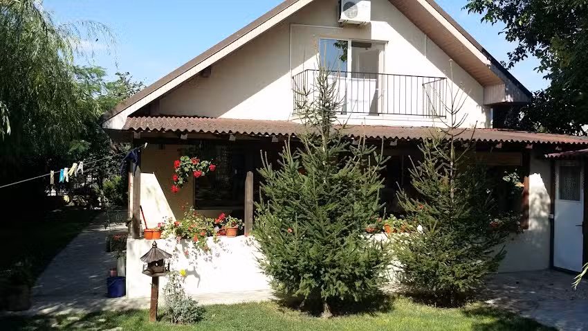 Criss-Tina Villa