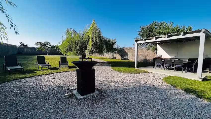 Вила на езерото