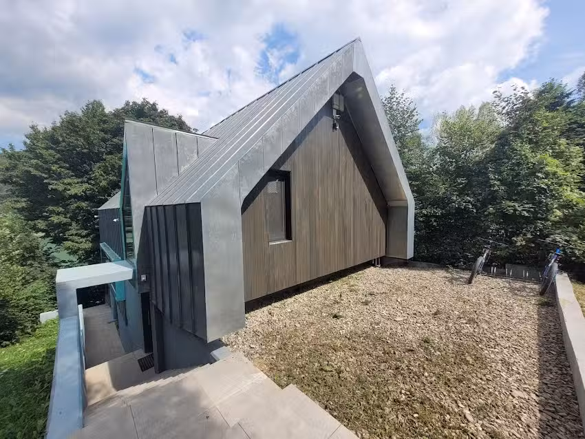 Vila Uno, Atra Doftana