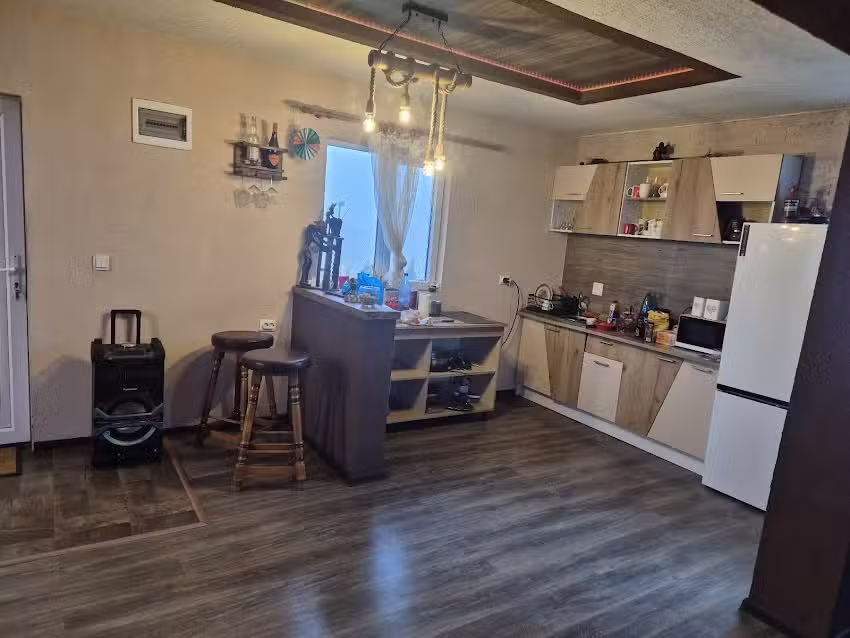 Weekend House Sinteu