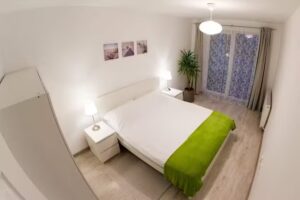 White DeLuxe Central Apartament