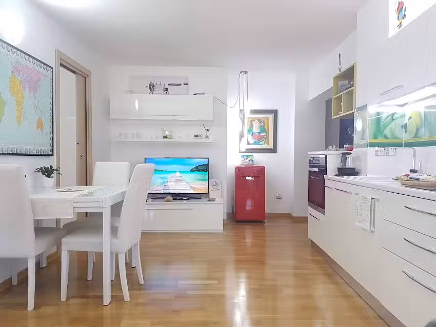 Feh&eacute;r &Aacute;lom Lakoszt&aacute;lyok