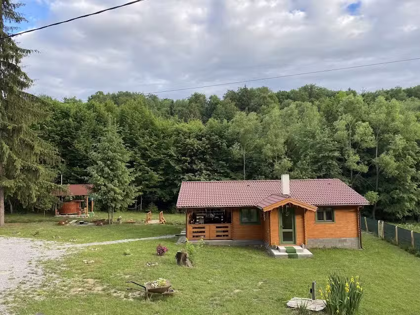 Chalet Z&ouml;ld Fenyő